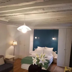 https://cosy-louvre-6-st-germain-prs-rue-verneuil.fr-paris.fr